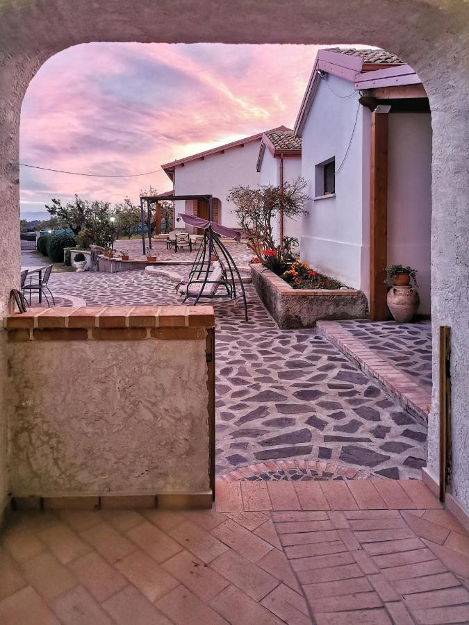 Вилла Borgo Santa Lucia Кропани Экстерьер фото