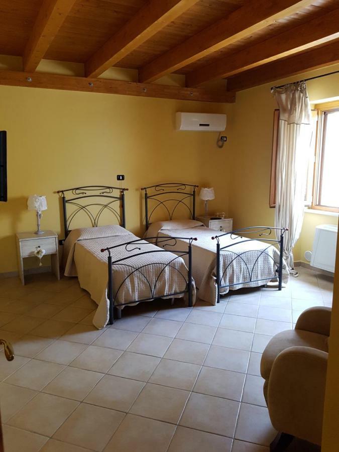 Вилла Borgo Santa Lucia Кропани Экстерьер фото